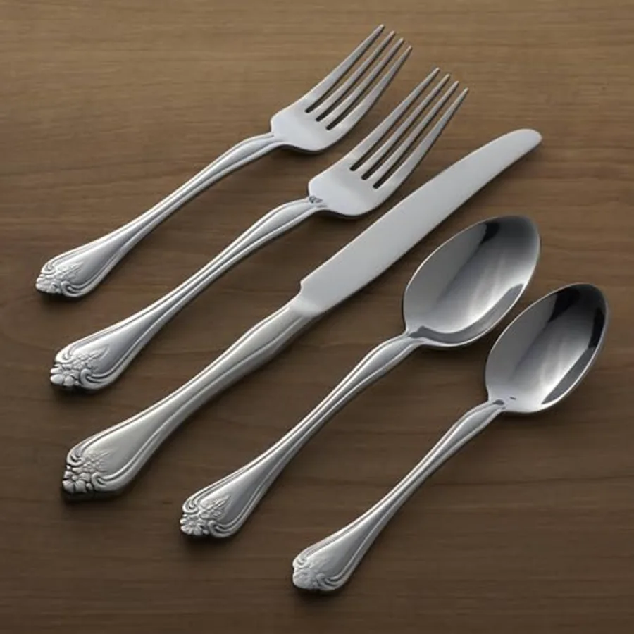 Boutonniere Flatware 20 Piece view 5