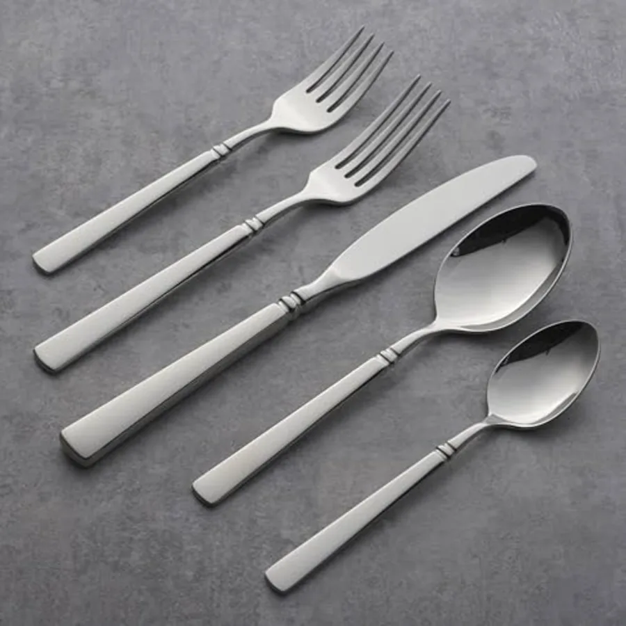Easton Dinner Fork view 3