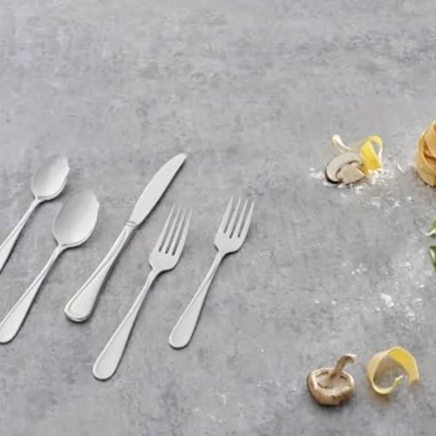 Flight Everyday Flatware Dinner Knives Set view 4