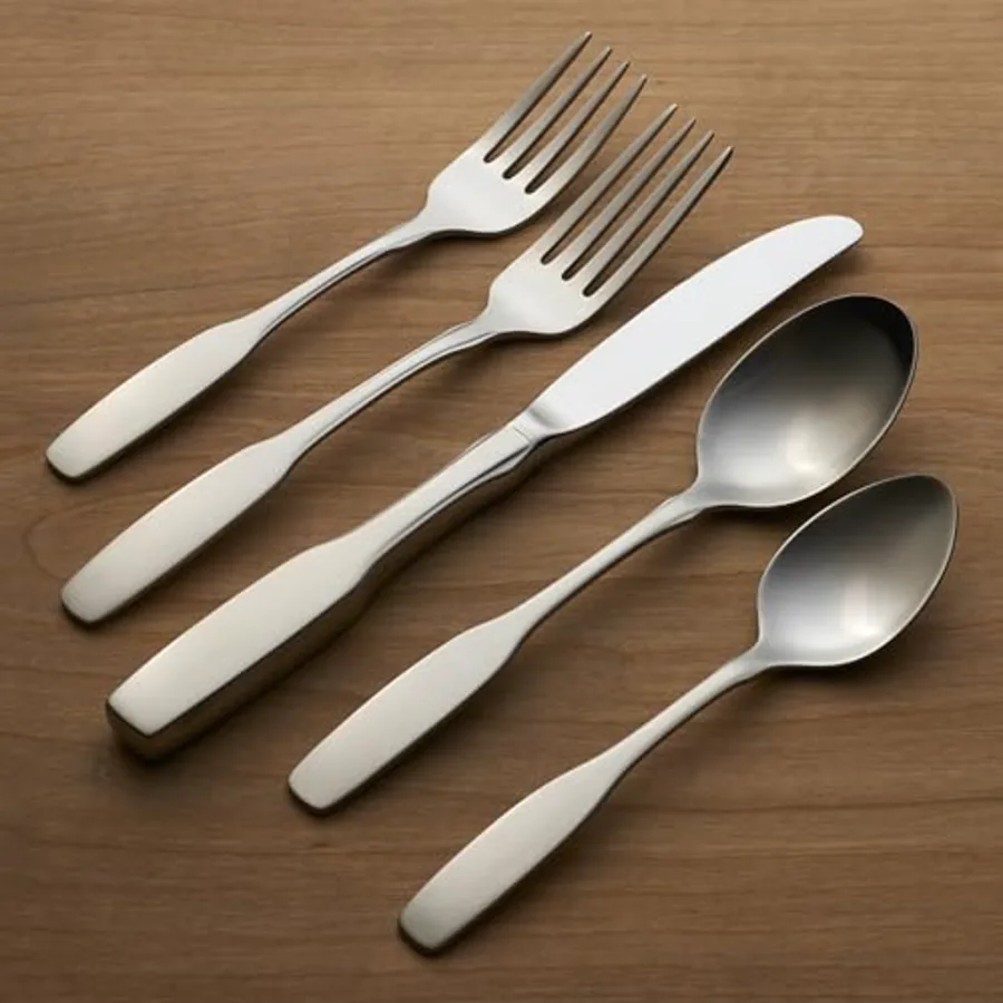 Paul Revere Fine Flatware Dinner Spoons view 5