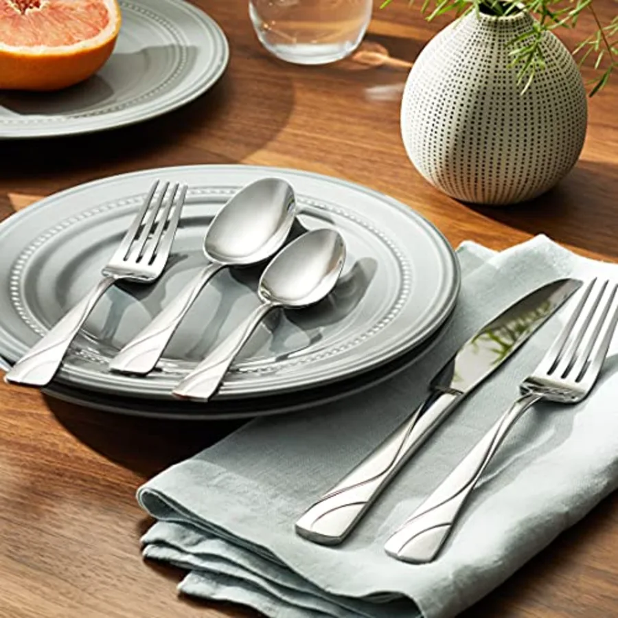 River 20 Piece Everyday Flatware Set view 2