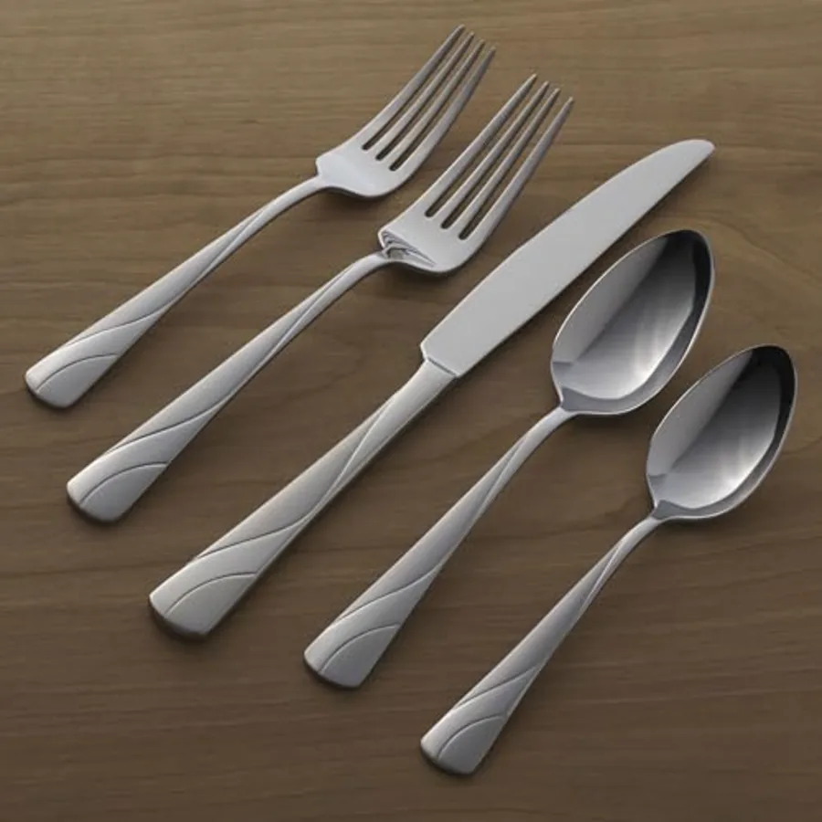 River 20 Piece Everyday Flatware Set view 3